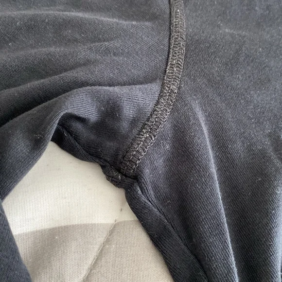 Scoop neck Black loose Long-Sleeve T-Shirt - Picture 7 of 17